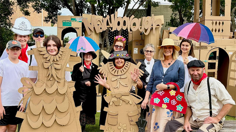 Gatakers Artspace attendees at Mary Poppins Festival