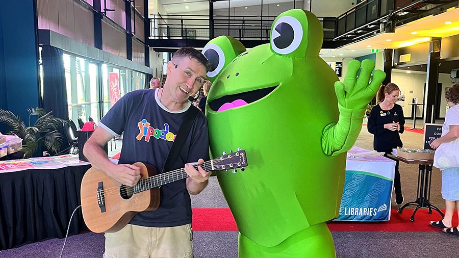 Deano Yipadee and Errol the Frog