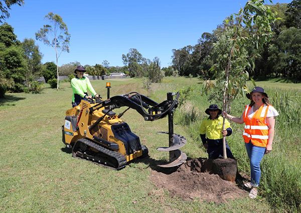 Jade wellings tree planting at toogoom 031122 media release 600x424