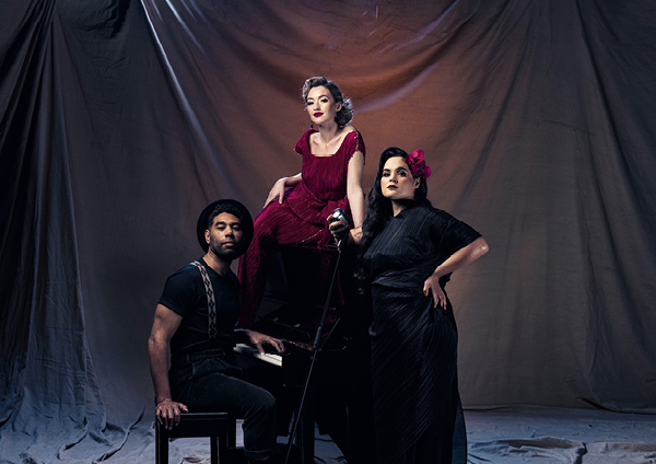 Lady sings the maroons
