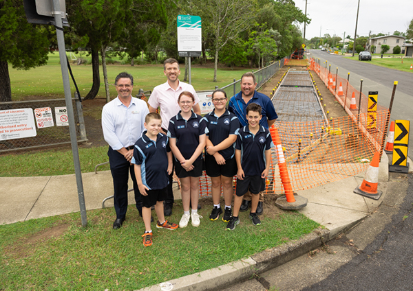 Sunbury School footpath